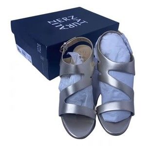 NATURALIZER DEE SLINGBACKS CHAMPAGNE METALLIC 8.5M